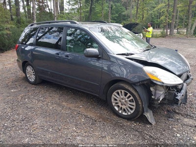 TOYOTA SIENNA 2008