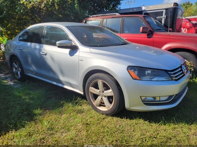 VOLKSWAGEN PASSAT 2015