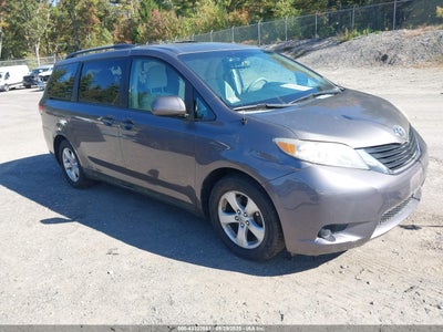 TOYOTA SIENNA 2014