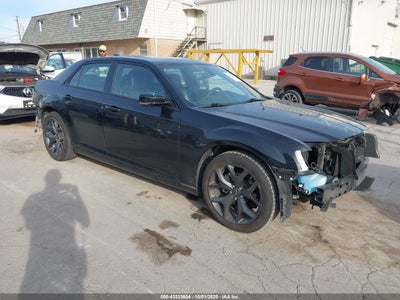CHRYSLER 300 2023