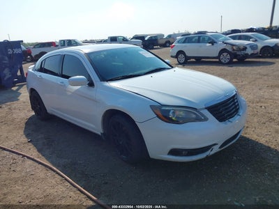CHRYSLER 200 2013
