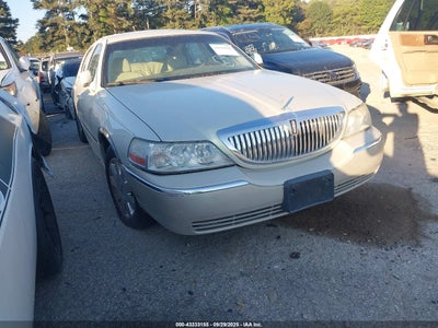 LINCOLN TOWN CAR 2004