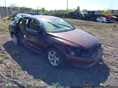 VOLKSWAGEN PASSAT 2012