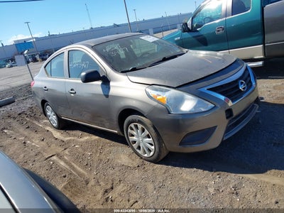 NISSAN VERSA 2015