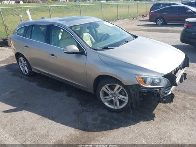 VOLVO V60 2015
