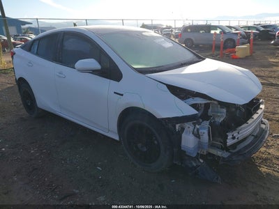 TOYOTA PRIUS 2021