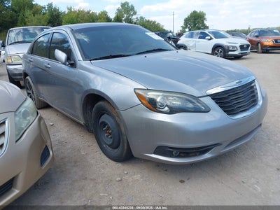 CHRYSLER 200 2013