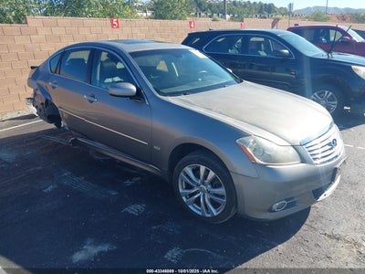 INFINITI M35 2010