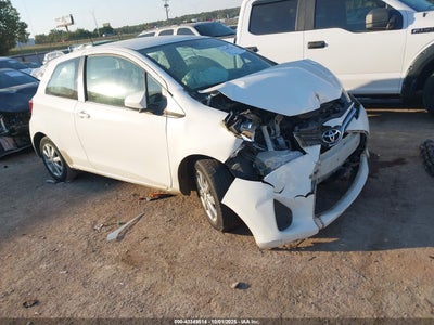 TOYOTA YARIS 2015