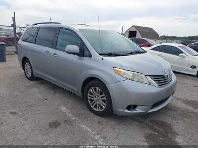TOYOTA SIENNA 2011