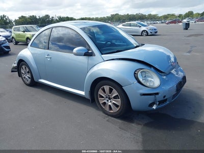 VOLKSWAGEN NEW BEETLE 2009