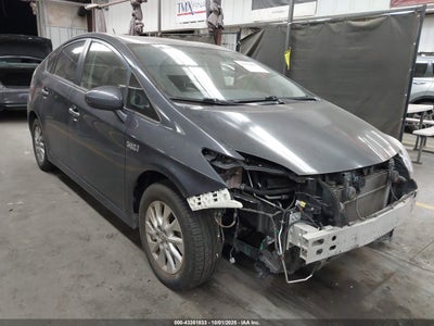 TOYOTA PRIUS PLUG-IN 2015