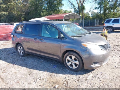 TOYOTA SIENNA 2013