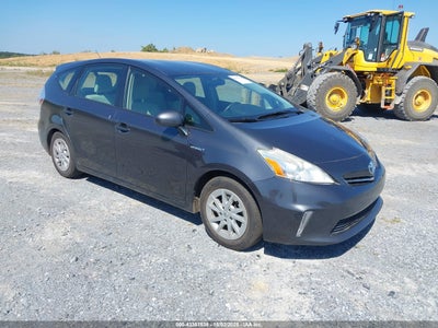 TOYOTA PRIUS V 2013