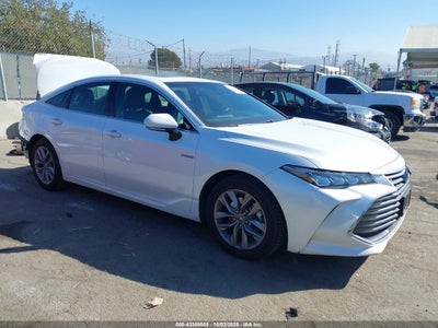 TOYOTA AVALON HYBRID 2020