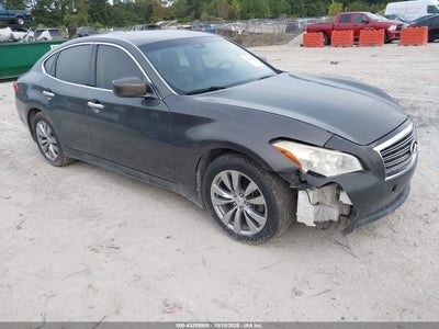 INFINITI M37 2013