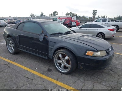 FORD MUSTANG 2000