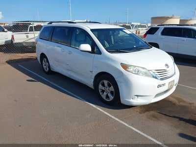 TOYOTA SIENNA 2017