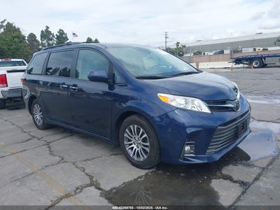 TOYOTA SIENNA 2018