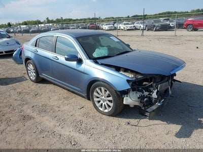 CHRYSLER 200 2011