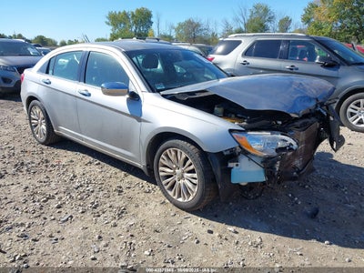 CHRYSLER 200 2013