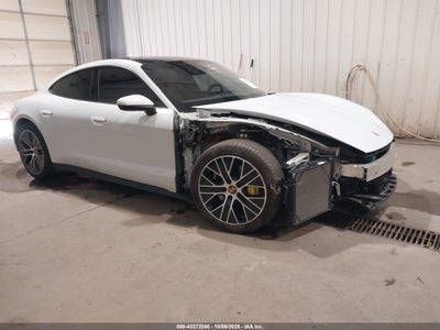 PORSCHE TAYCAN 2022