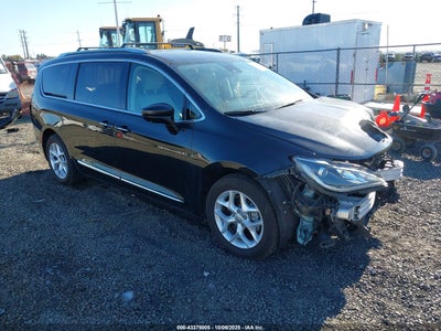 CHRYSLER PACIFICA 2017