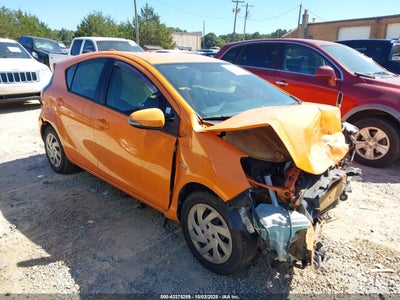 TOYOTA PRIUS C 2015