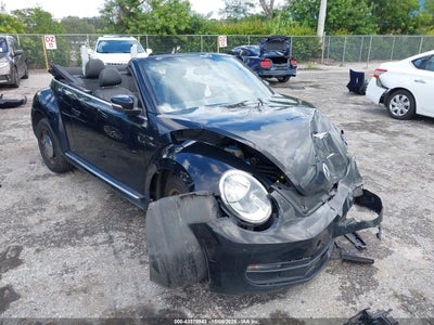 VOLKSWAGEN BEETLE 2015