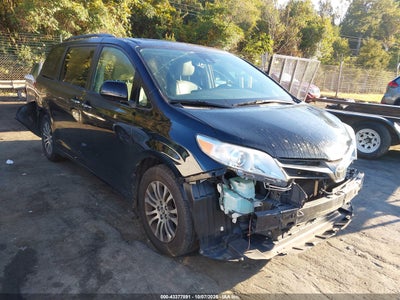 TOYOTA SIENNA 2018