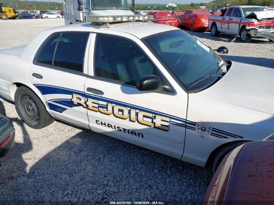FORD CROWN VICTORIA 2006