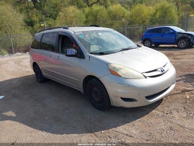 TOYOTA SIENNA 2010