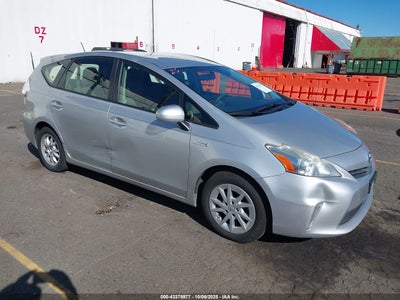 TOYOTA PRIUS V 2013