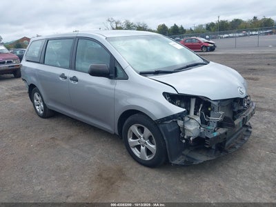 TOYOTA SIENNA 2017