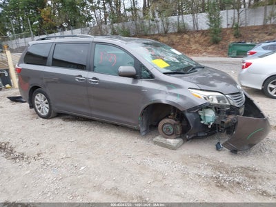 TOYOTA SIENNA 2017