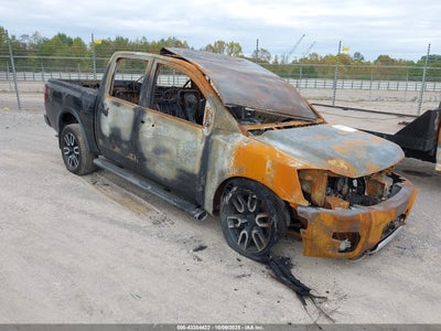 NISSAN TITAN 2010