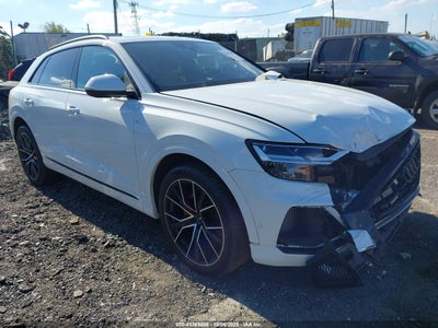 AUDI Q8 2021