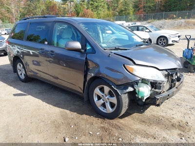 TOYOTA SIENNA 2013