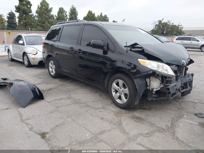 TOYOTA SIENNA 2013
