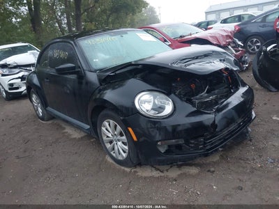 VOLKSWAGEN BEETLE 2013