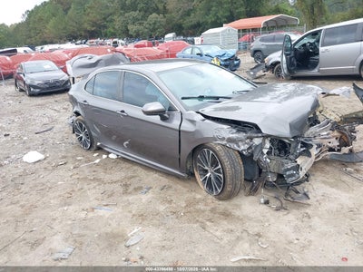 TOYOTA CAMRY 2020