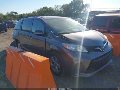 TOYOTA SIENNA 2019