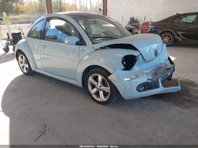 VOLKSWAGEN NEW BEETLE 2010