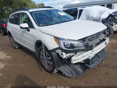SUBARU OUTBACK 2015