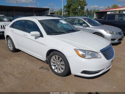 CHRYSLER 200 2013