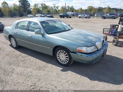LINCOLN TOWN CAR 2004