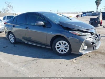 TOYOTA PRIUS PRIME 2017
