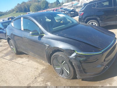 TESLA MODEL Y 2026