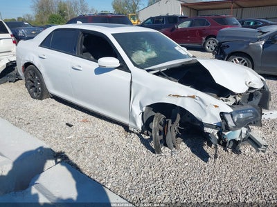 CHRYSLER 300 2015