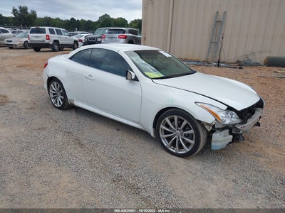 INFINITI G37 2010